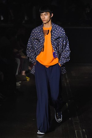 ケンゾー 2019年春夏メンズコレクション - 古典的スーツにロマンティックな創造を｜写真12
