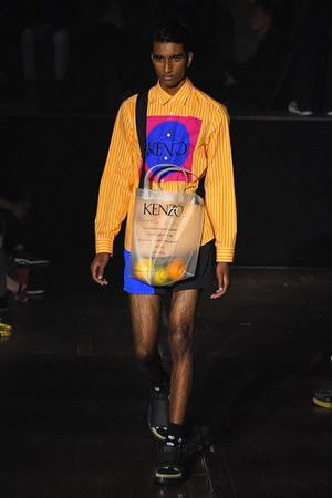 ケンゾー 2019年春夏メンズコレクション - 古典的スーツにロマンティックな創造を｜写真15