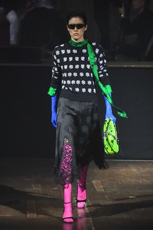 ケンゾー 2019年春夏ウィメンズコレクション - 服の上で“出会う”奇跡｜写真5