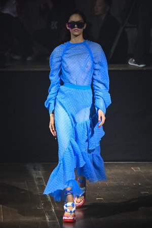 ケンゾー 2019年春夏ウィメンズコレクション - 服の上で“出会う”奇跡｜写真26