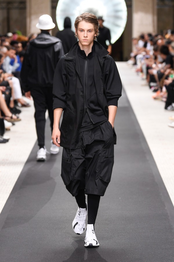 Y-3 メンズパンツ　2019