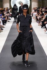 Y-3 2019年春夏コレクション - 風を纏い、空間を味方にする服｜写真2