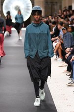 Y-3 2019年春夏コレクション - 風を纏い、空間を味方にする服｜写真29