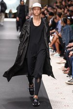 Y-3 2019年春夏コレクション - 風を纏い、空間を味方にする服｜写真36