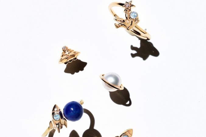 スタージュエリー ガール新作、宇宙飛行士やロケットを飾ったピンキーリング＆ロボット型ピアス