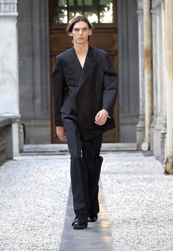 ダンヒル 19年春夏コレクション - 英国紳士のスーツスタイルを現代的にアップデート｜写真36