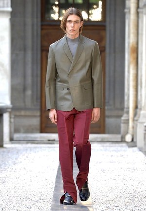 ダンヒル 19年春夏コレクション 英国紳士のスーツスタイルを現代的にアップデート ファッションプレス