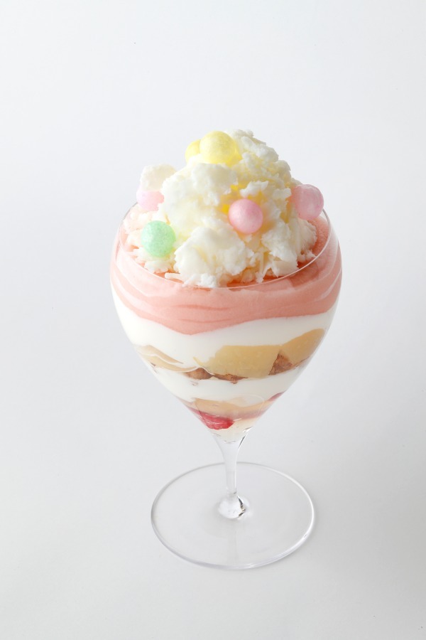 エンポリオ アルマーニ カフェ青山「パステルカラーの乙女パフェ」旬の桃&ピスタチオジェラート