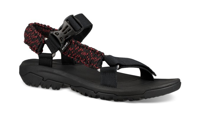 Teva×スノーピークのコラボサンダル、アウトドアの”パラコード”を ...