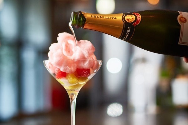 ブライダルリング｜ザ ストリングス 表参道の夏カクテル - スイカやメロンを贅沢に、コットンキャンディーシャンパンも