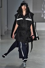 ジュン・ジー(JUUN.J) 2019年春夏コレクション - 重ねて増幅するモードの妙｜写真16