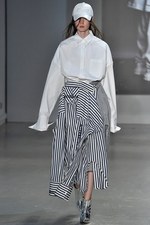 ジュン・ジー(JUUN.J) 2019年春夏コレクション - 重ねて増幅するモードの妙｜写真31