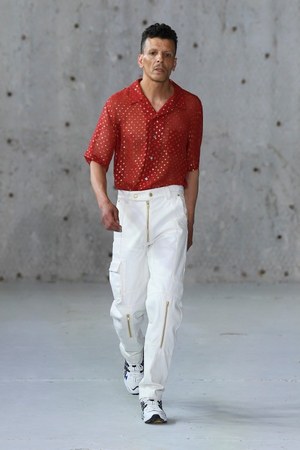 ゲーエムベーハー(GmbH) 2019年春夏ウィメンズ&メンズコレクション  - 写真8