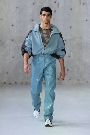 ゲーエムベーハー(GmbH) 2019年春夏ウィメンズ&メンズコレクション  - 写真11