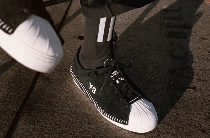 Y-3の18年秋冬新作、"刺し子"ステッチを飾ったスニーカーやパッチワークジャケット｜写真4