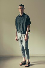 写真6 42 メンズ 緑のシャツ ショート丈 を使ったコーディネート着用 コレクションルックギャラリー ファッションプレス 写真6 42 メンズ 緑のシャツ ショート丈 を使ったコーディネート着用 コレクションルックギャラリー ファッションプレス