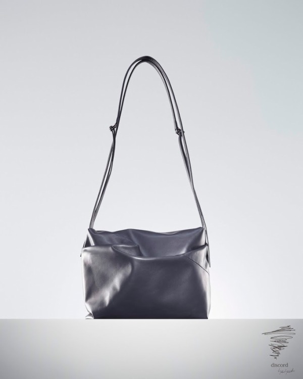 18AW_drapesh_navy.jpg