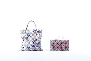 BAO BAO ISSEY MIYAKE 新作バッグ - 絵具を勢いよく厚塗りしたようなトートなど｜写真1