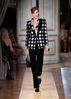 ジョルジオ アルマーニ プリヴェ(GIORGIO ARMANI PRIVÉ) 2018-19年秋冬ウィメンズコレクション  - 写真3