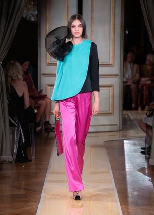 ジョルジオ アルマーニ プリヴェ(GIORGIO ARMANI PRIVÉ) 2018-19年秋冬ウィメンズコレクション  - 写真57