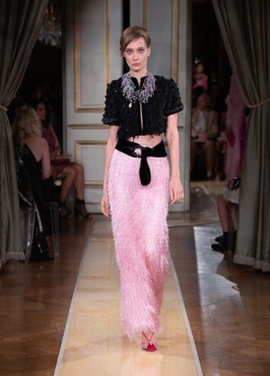 ジョルジオ アルマーニ プリヴェ(GIORGIO ARMANI PRIVÉ) 2018-19年秋冬ウィメンズコレクション  - 写真71