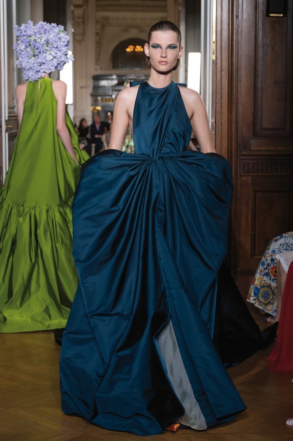 ヴァレンティノ オートクチュール(VALENTINO Haute Couture) 2018-19年秋冬ウィメンズコレクション シルエット - 写真41