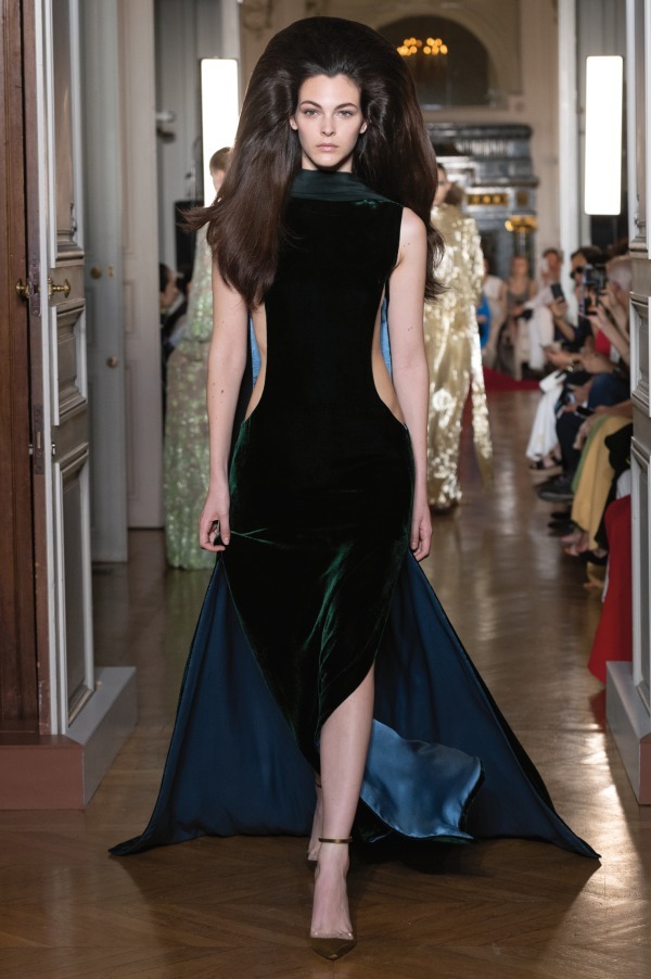 ヴァレンティノ オートクチュール(VALENTINO Haute Couture) 2018-19年秋冬ウィメンズコレクション シルエット - 写真45