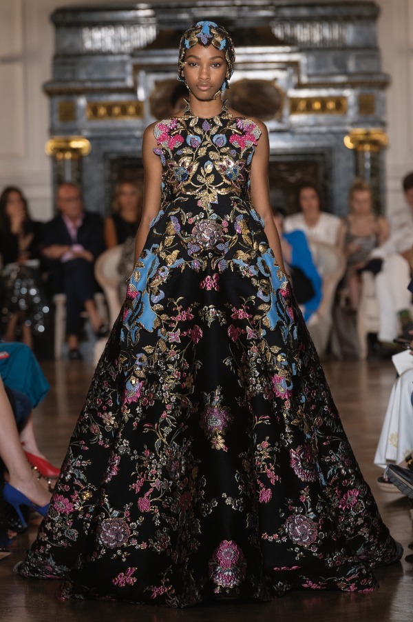ヴァレンティノ オートクチュール(VALENTINO Haute Couture) 2018-19年秋冬ウィメンズコレクション シルエット - 写真52