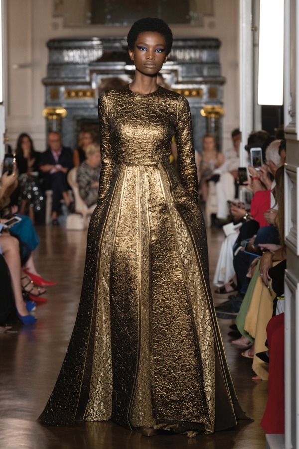 ヴァレンティノ オートクチュール(VALENTINO Haute Couture) 2018-19年秋冬ウィメンズコレクション シルエット - 写真53