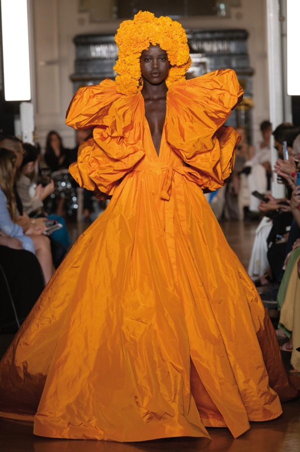 ヴァレンティノ オートクチュール(VALENTINO Haute Couture) 2018-19年秋冬ウィメンズコレクション シルエット - 写真63