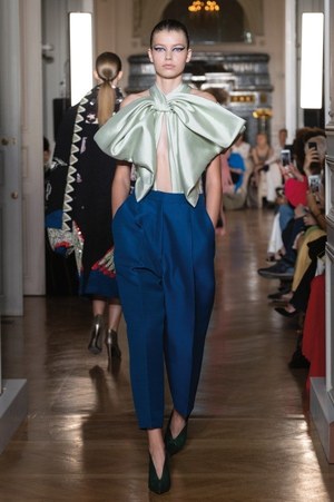 ヴァレンティノ オートクチュール(VALENTINO Haute Couture) 2018-19年秋冬ウィメンズコレクション  - 写真19