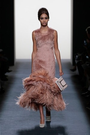 フェンディ オートクチュール(FENDI Haute Couture ) 2018-19年秋冬ウィメンズコレクション  - 写真18