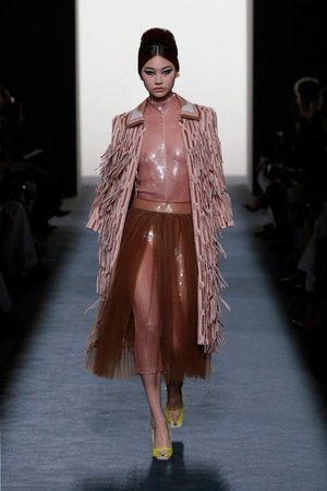 フェンディ オートクチュール(FENDI Haute Couture ) 2018-19年秋冬ウィメンズコレクション  - 写真32
