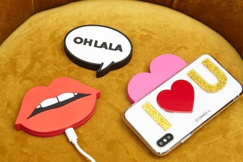 「アイフォリア」のiPhoneアクセサリー、星モチーフ付の光るケーブル＆リップ型ワイヤレス充電器