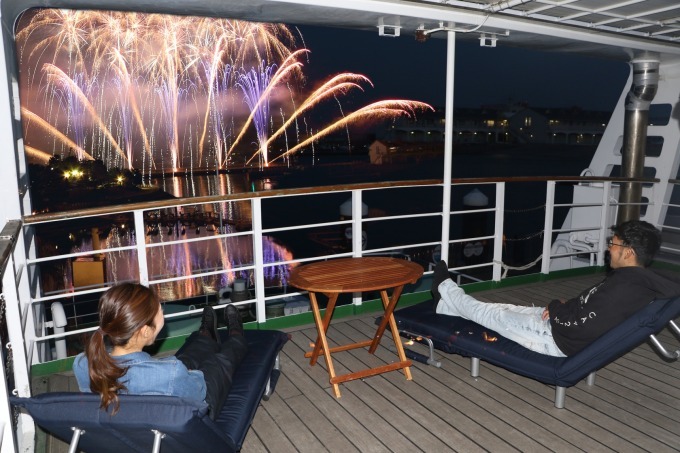 横浜・八景島シーパラダイスで夏のイベント - 人気のイルカショーの”ずぶ濡れ演出”や水辺の花火｜写真10