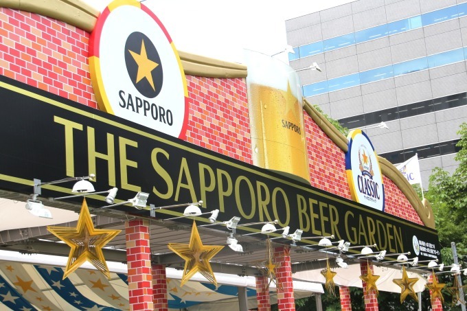 札幌・大通公園に巨大「THE サッポロビアガーデン」オープン、会場限定の生ビールも - ファッションプレス