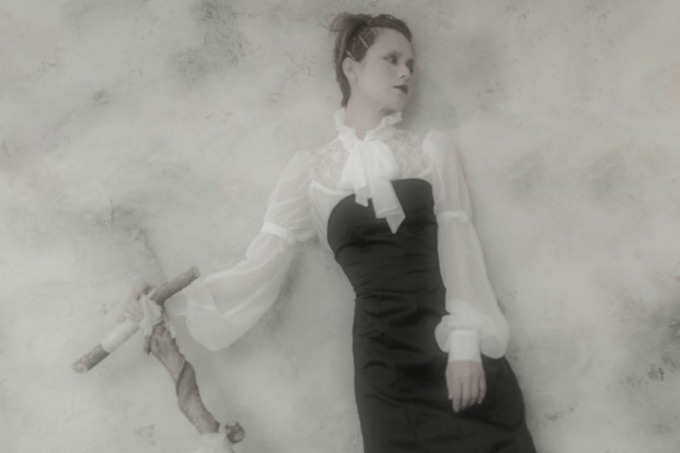 2018-19年秋冬東京コレクション｜アリスアウアア 2018-19年秋冬コレクション - 「死」を通して解釈するエレガントなピース