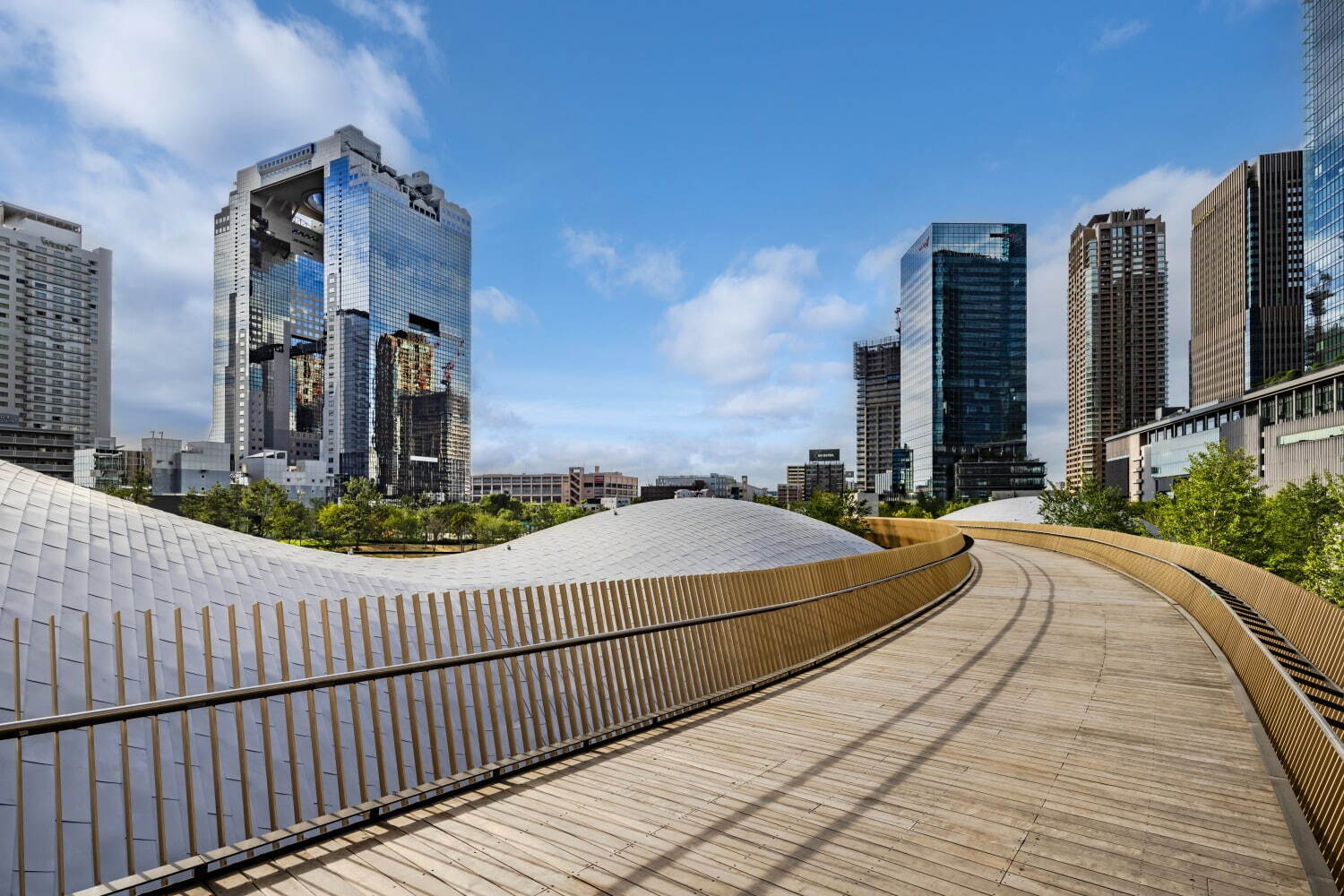 「グラングリーン大阪」高級ホテルや商業施設を“うめきた公園”が繋ぐ街、大阪梅田の大規模再開発｜写真11