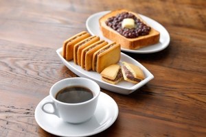 名古屋名物・小倉トーストが焼き菓子に、餡子ゼリー入り「クリームサンド 小倉トースト」上野風月堂から