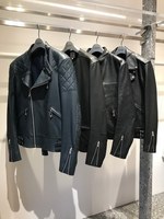 Scye直営店でバイカージャケットのカスタムオーダー会、4型7素材14色からオリジナルの1着｜写真1