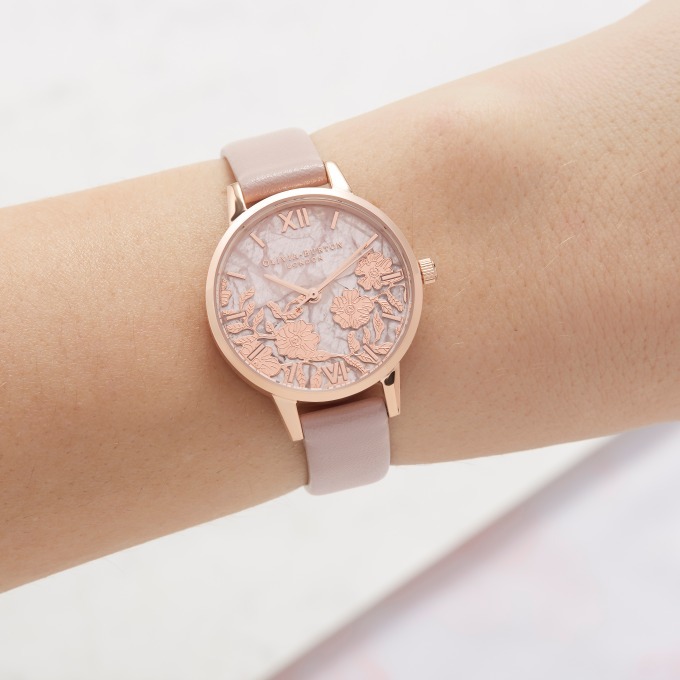 オリビア・バートンの新作腕時計、天然素材の文字盤×刺繍のような花柄｜写真1