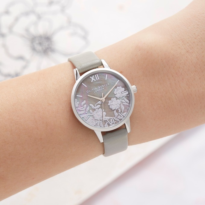 オリビア・バートンの新作腕時計、天然素材の文字盤×刺繍のような花柄 