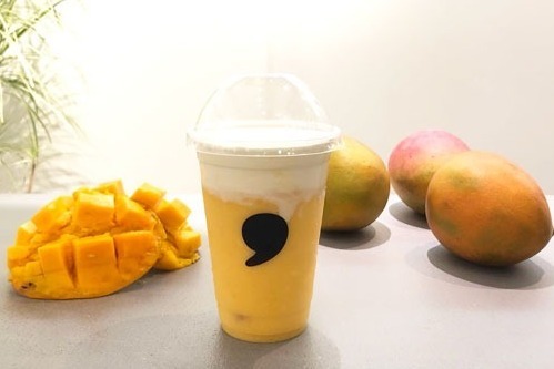 チーズティー｜紅茶専門ティースタンド「コンマティー」の夏限定"チーズティー"、完熟マンゴーをまるごと使用