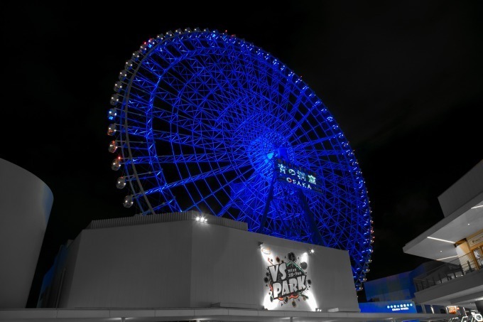 イルミネーション「青の洞窟 OSAKA」大阪ららぽーとEXPOCITYで、日本一高い観覧車が青一色に｜写真5
