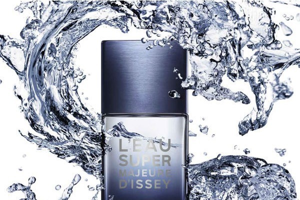 イッセイ ミヤケ パルファムの新作メンズ香水、水の力強さを表現した 