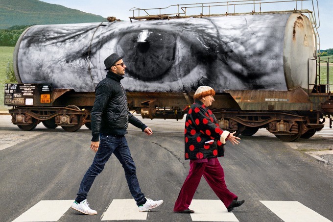 アートドキュメンタリー｜映画『顔たち、ところどころ』アニエス・ヴァルダ×芸術家JR、街にアートを残す旅を描くドキュメンタリー