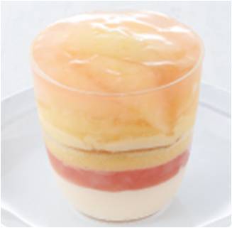 大丸東京店の"桃スイーツ"、桃を丸ごと使用したケーキ＆桃の果肉を並べたタルトなど約40種｜写真6