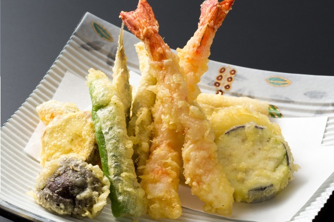 リーガロイヤルホテル広島のオーダービュッフェ、広島の食材を使用した鶏肉の天婦羅など50種｜写真3