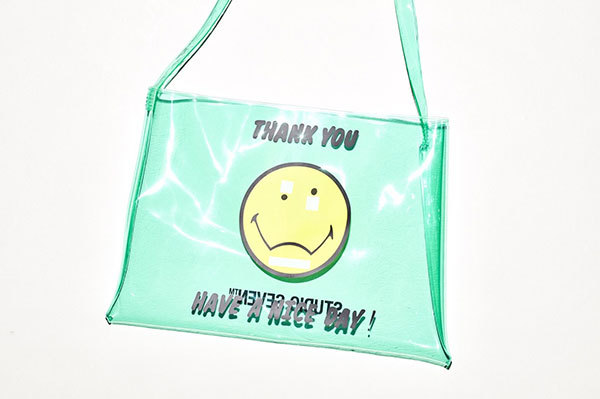 三代目JSBのNAOTOによる「スタジオ セブン」よりPVC素材のトートバッグ＆サコッシュ