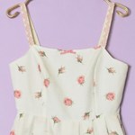 エミリーテンプルキュートの秋の新作、ローズのミニブーケ柄ワンピース＆ローズピンクのアクセサリー｜写真7